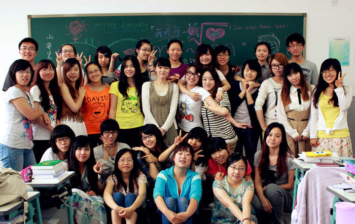 大連外国語学院日本語学院で日本語を教えています