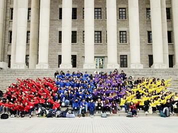 交換留学生と韓国人学生たちと