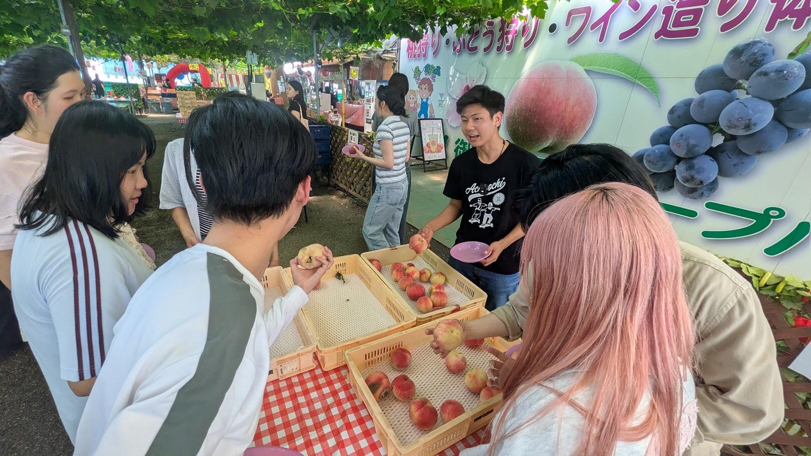 桃の食べ放題.jpg