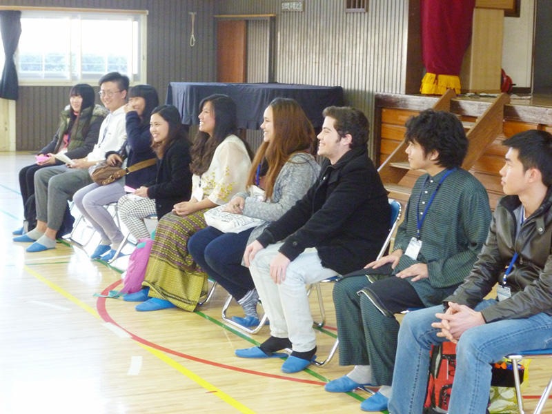 本学留学生が八王子市立浅川小学校を訪問しましたphoto
