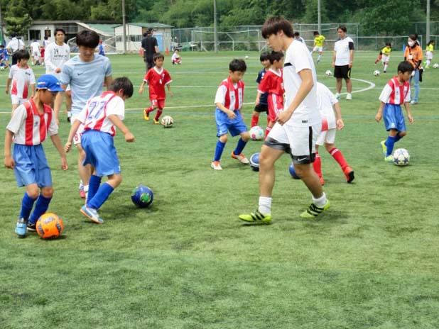 拓殖大学杯 第４０回記念少年サッカー教室を実施しました 大学 ニュース一覧 拓殖大学