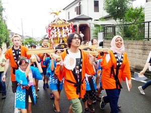 八王子留学生寮 地域との交流　～紅葉台夏祭りに参加～