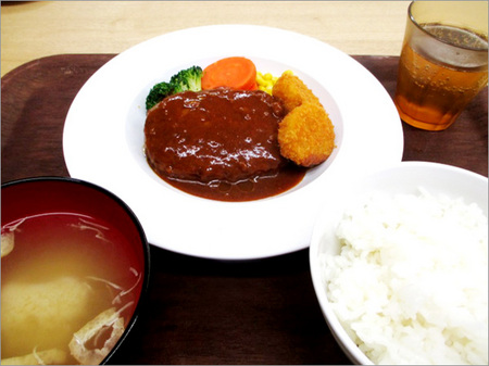 文京キャンパス 学生食堂「秋のハンバーグフェア」開催について