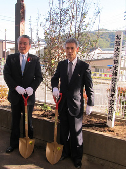 釜石市との震災復興支援協定再締結並びに寄付金贈呈が行われました