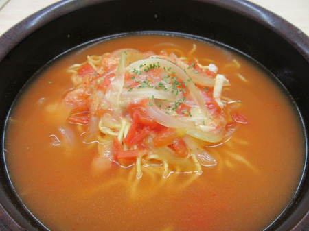 トマトチーズ ラーメン